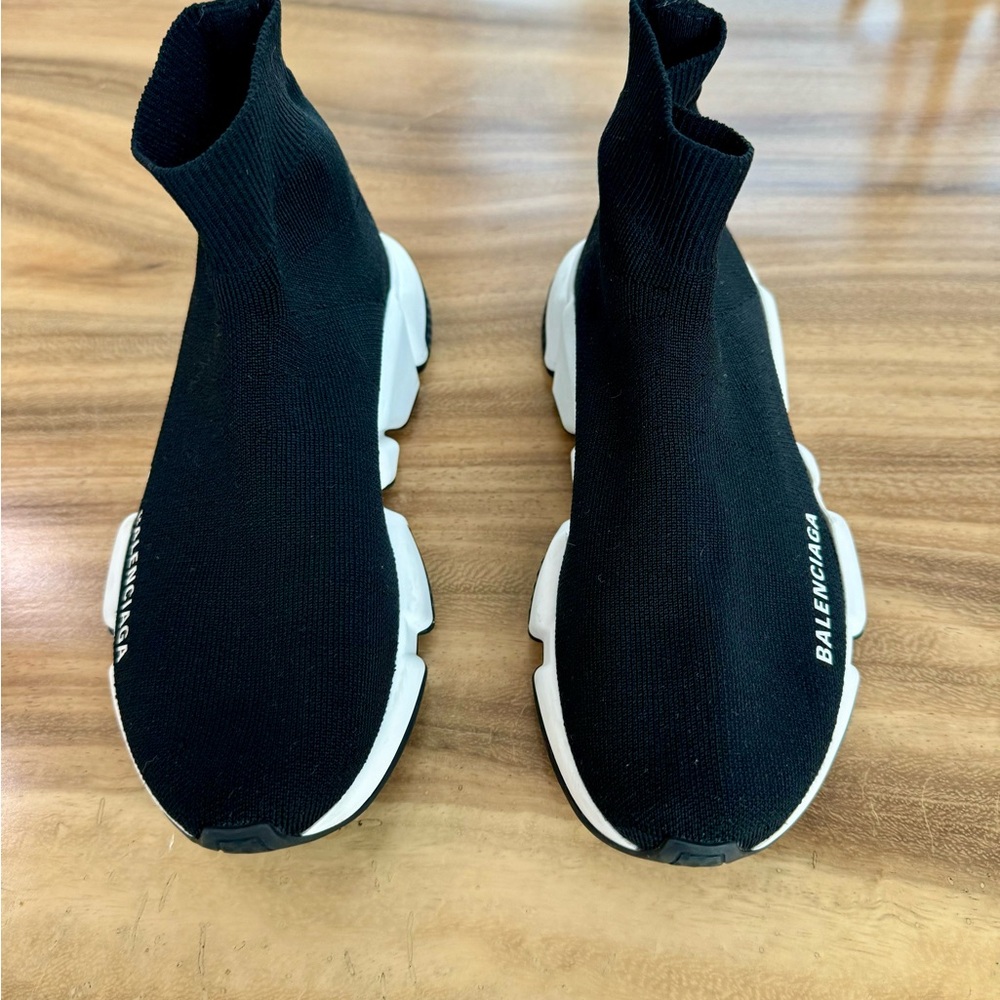 BALENCIAGA  Speed High-Top Sneakers
Like New shoes